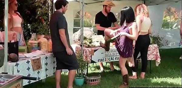  Farmers Market Sluts(Quinn Wilde & Rina Ellis) 01 mov-04